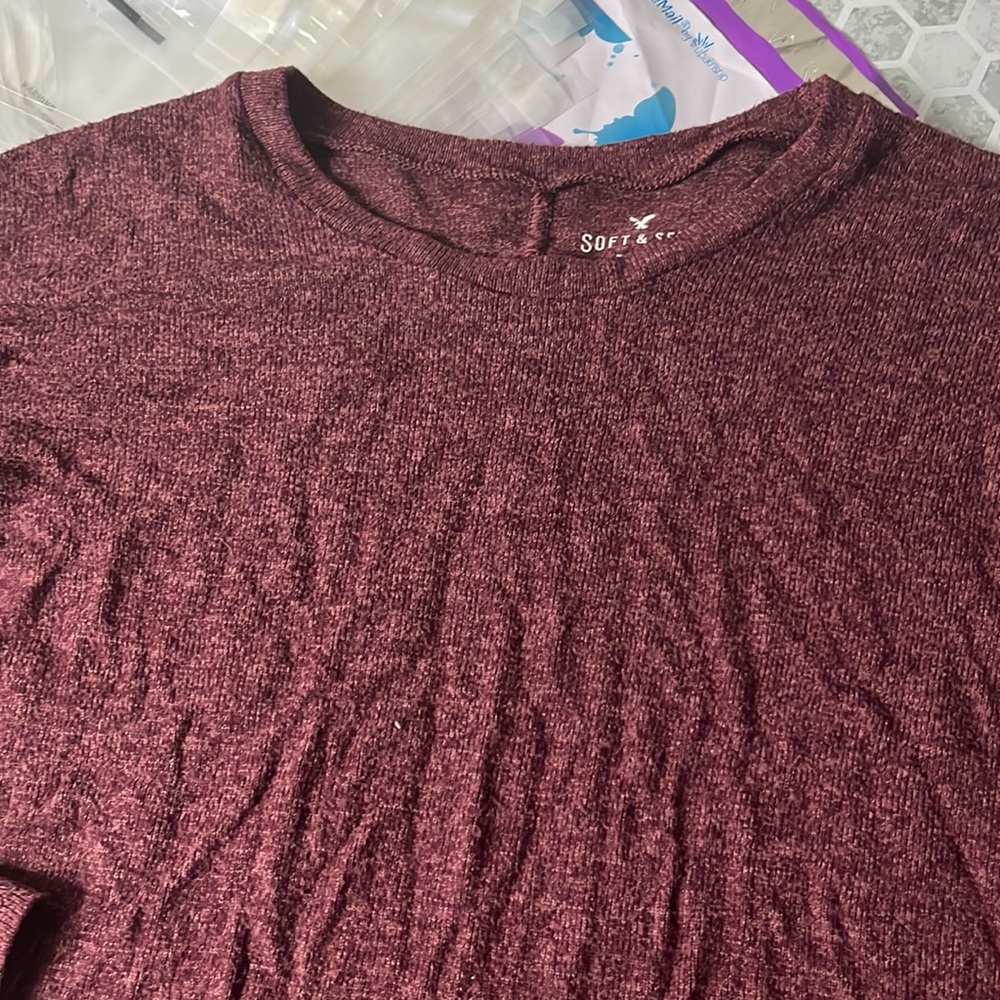 American Eagle XS Burgundy Long Sleeve Plush T Shirt - Picture 4 of 5
